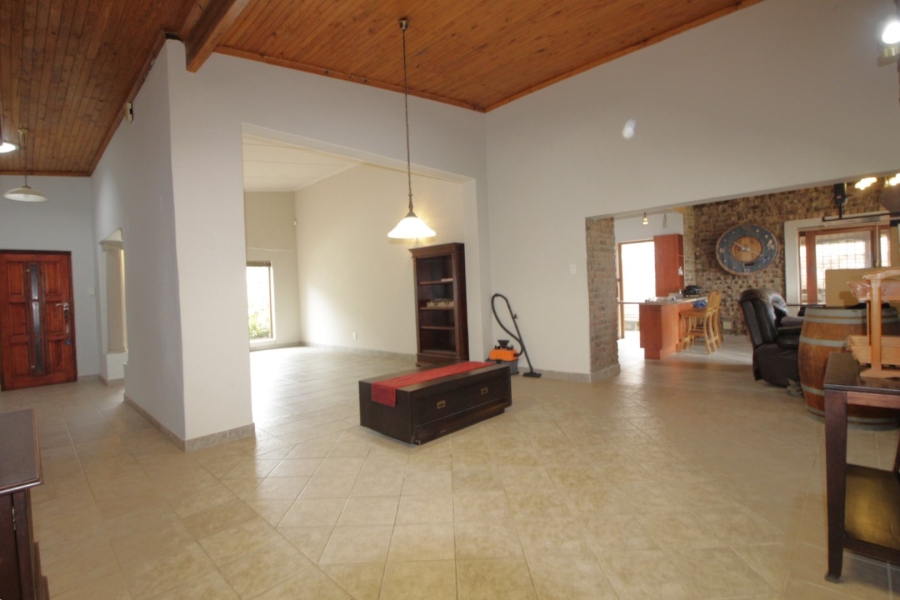 4 Bedroom Property for Sale in Noorsekloof Eastern Cape